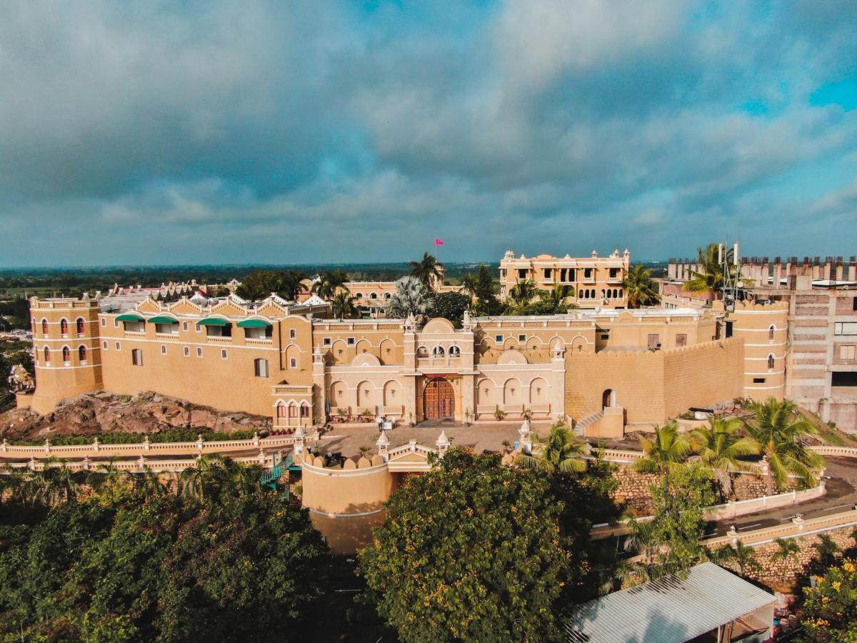 Heritage Khirasara Palace Rajkot Exterior photo