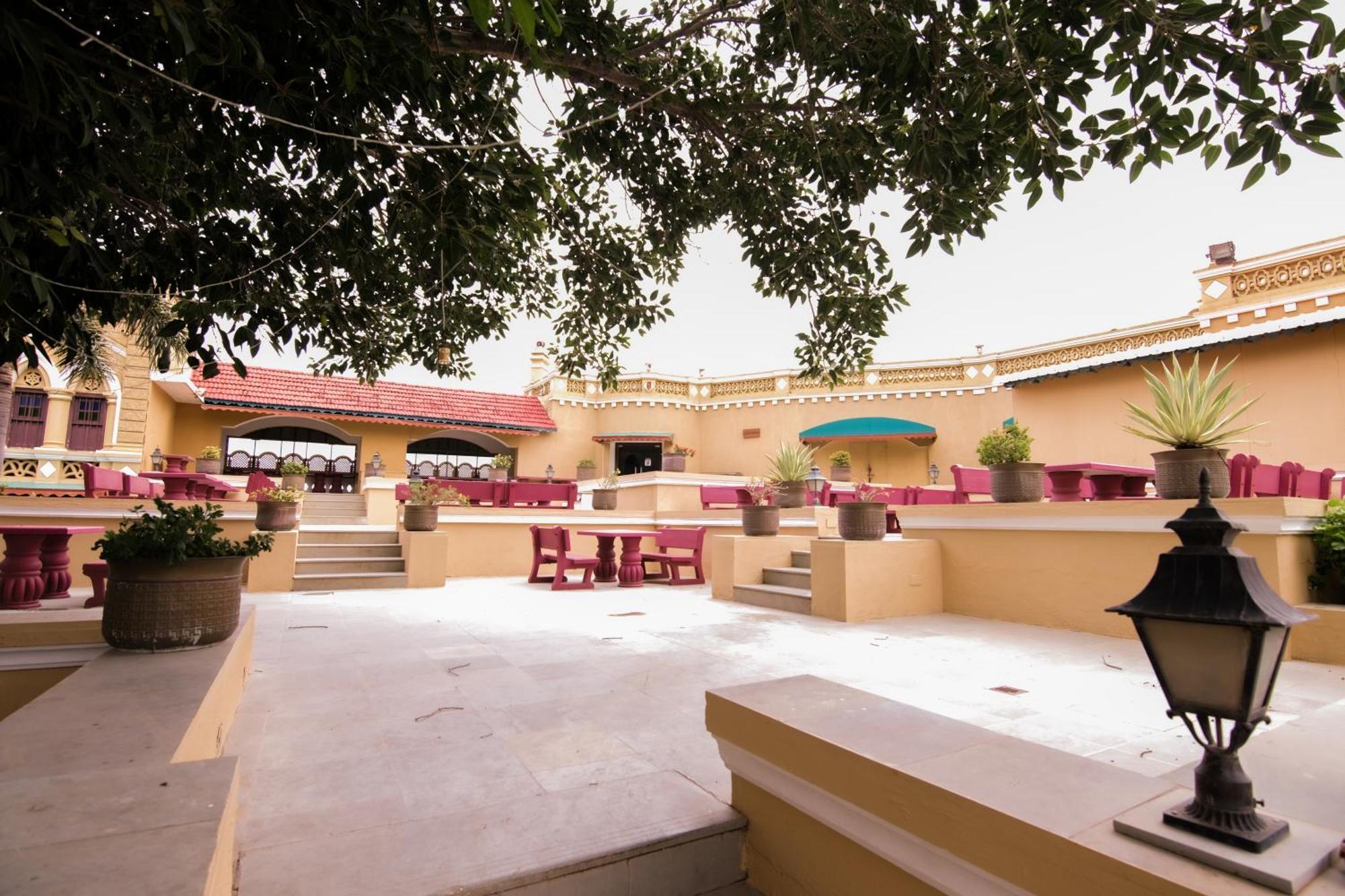 Heritage Khirasara Palace Rajkot Exterior photo